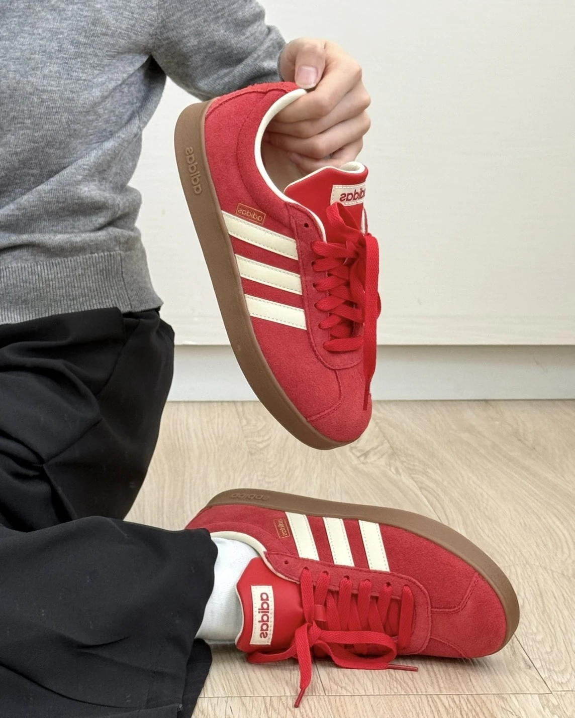ADIDAS VL COURT CLASSIC  焦糖底 麂皮紅 男女同款 (KK3774)