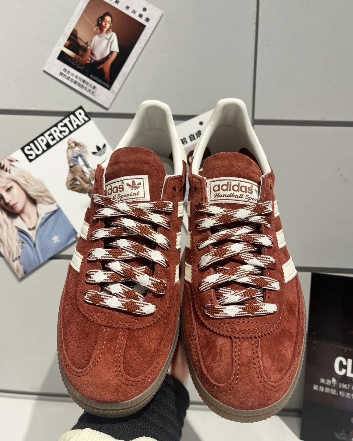 <阿迪調色盤>ADIDAS ORIGINALS HANDBALL SPEZIAL 麂皮 秋葉紅(KI5937)