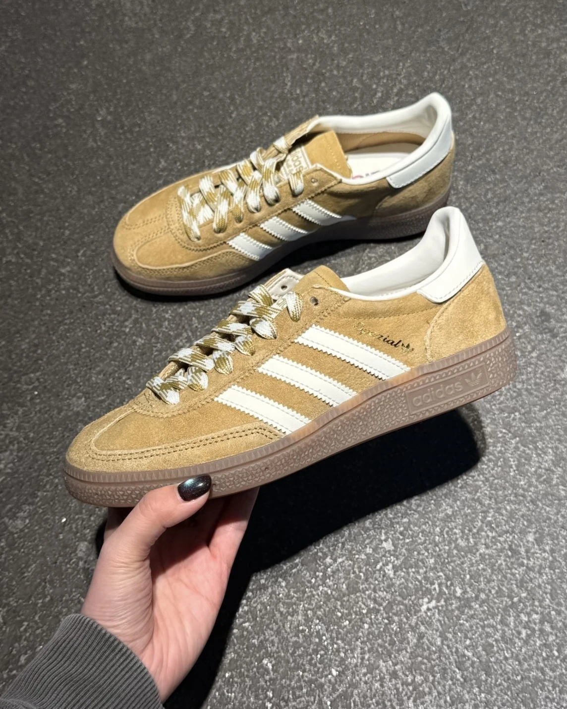 木製能面 金色 茶色 代購-Adidas Originals Handball Special 秋冬調色盤紅/黃/棕/綠