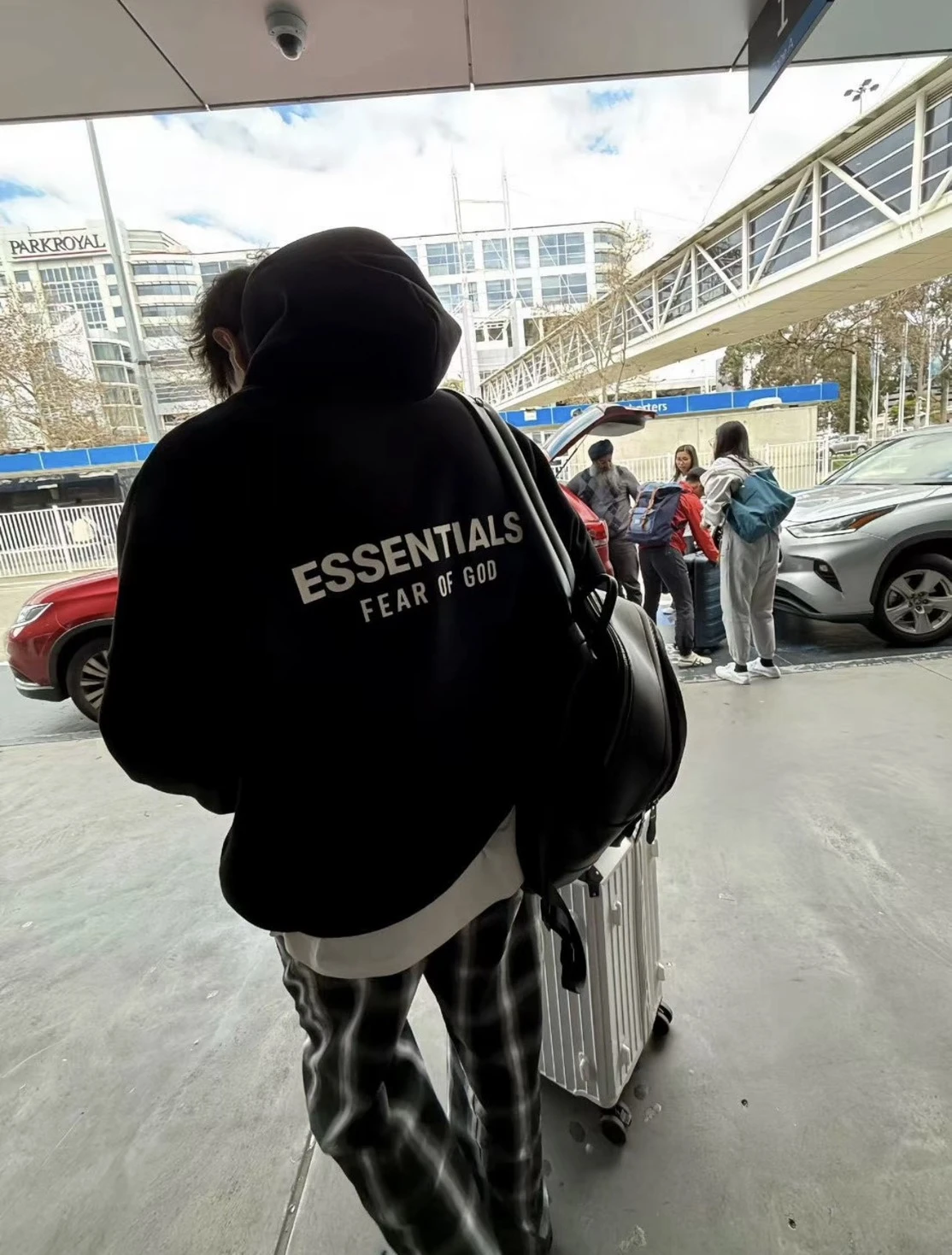 Essentials FW24 Holiday Core 黑白字 內裏 加絨 長袖帽T(192HO246250F)
