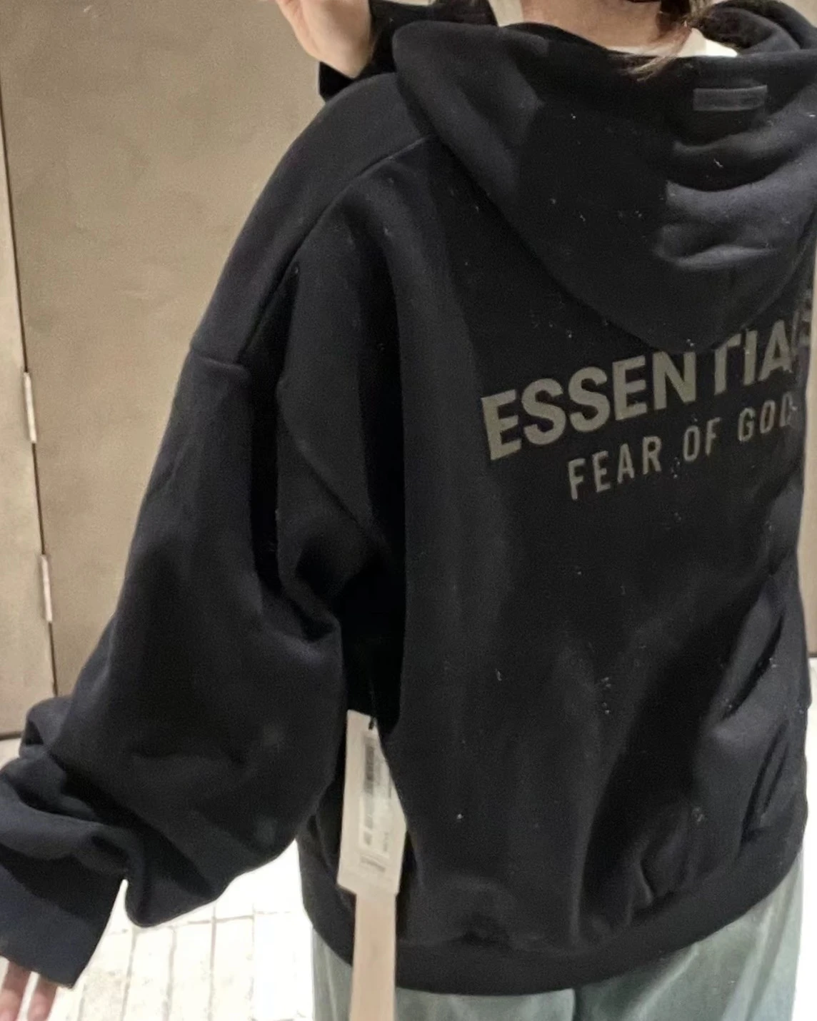 Essentials FW25 Classic Fit 背後LOGO 連帽外套 兩色可選(192SP254785F)