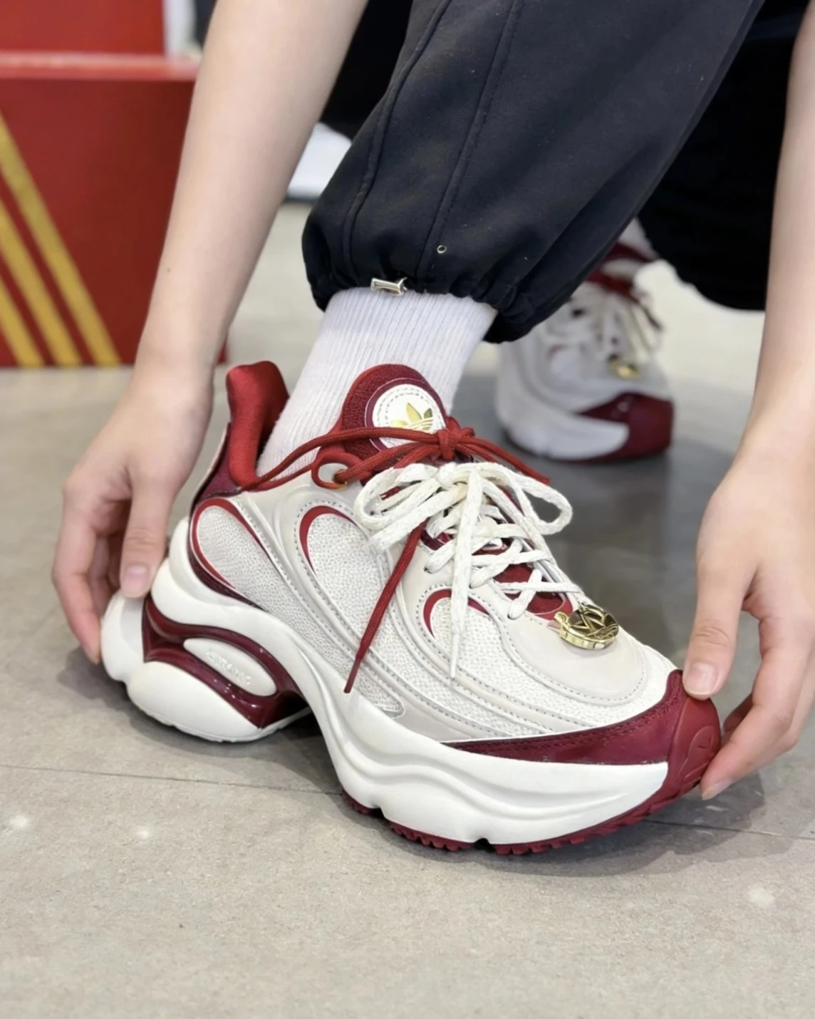 <馬年限定>Adidas Originals Ozvenuz W CNY馬年限定 復古 厚底 老爹鞋(KI2801)