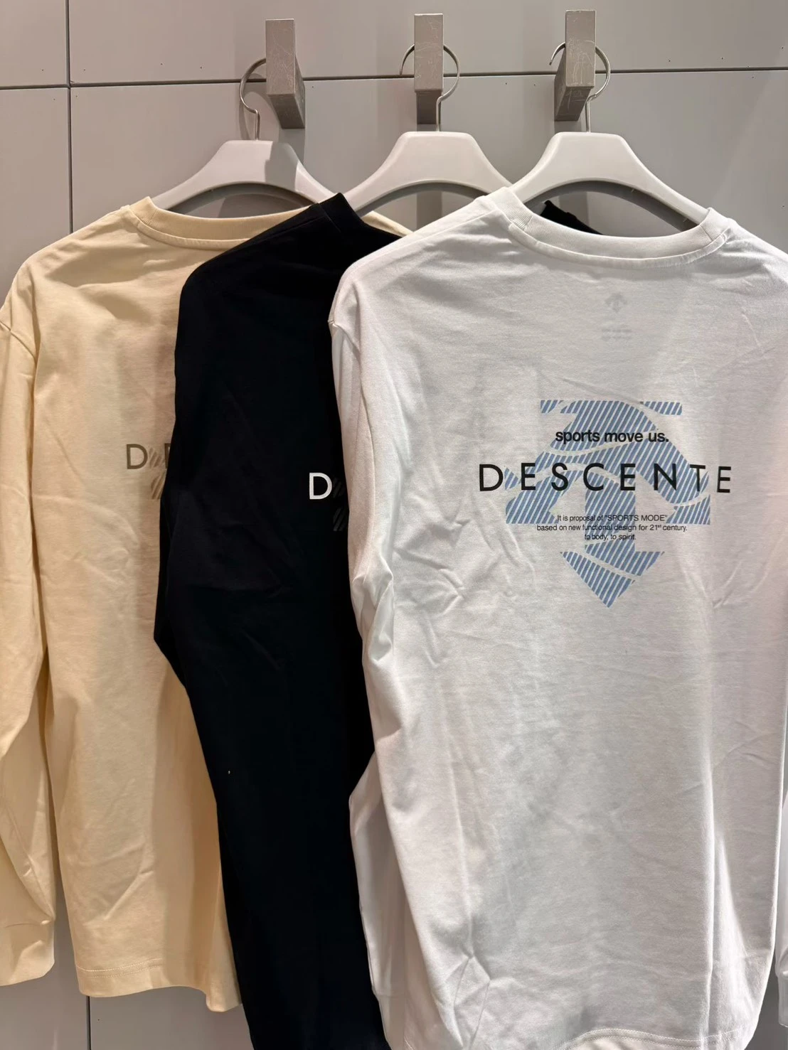 <26年新款>DESCENTE 迪桑特 純色徽標LOGO 後箭頭 薄長袖 三色可選(UTL11)