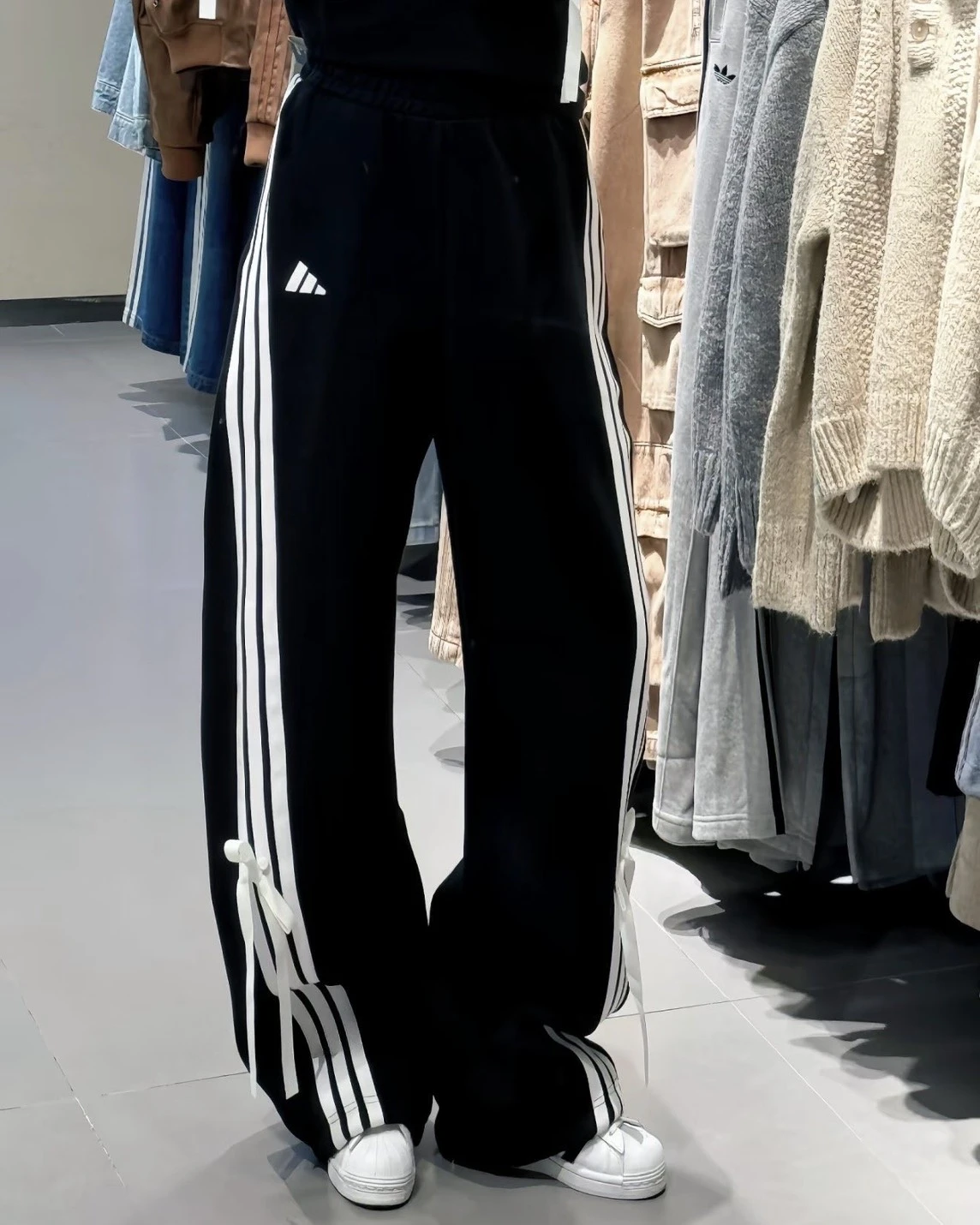 ADIDAS ORIGINALS 愛迪達 可拆卸 蝴蝶結 三線 寬鬆 闊腿褲 長褲(KG3855/KG3857)
