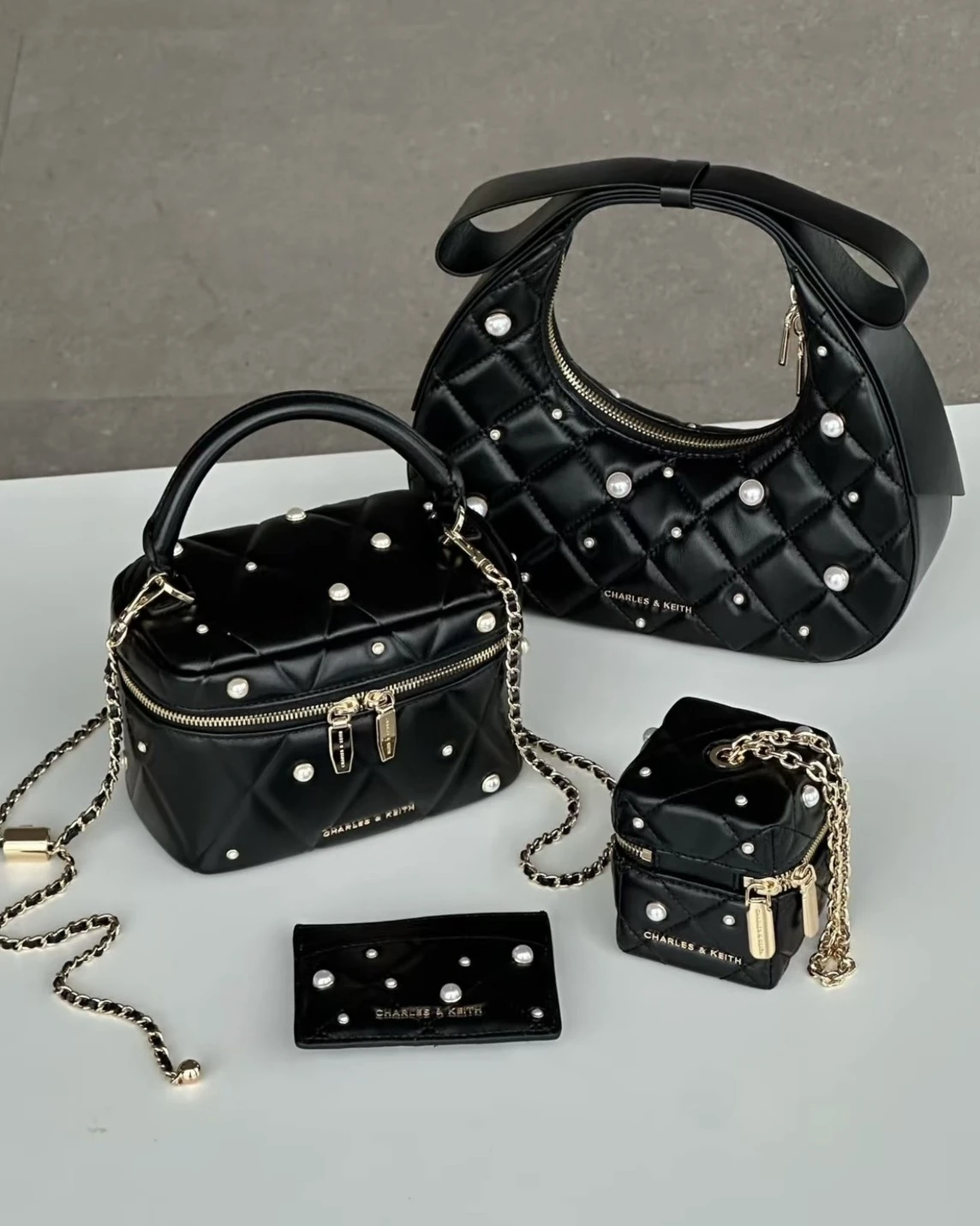 CHARLES & KEITH 小CK 聖誕限定 黑菱格 珍珠系列 共四種