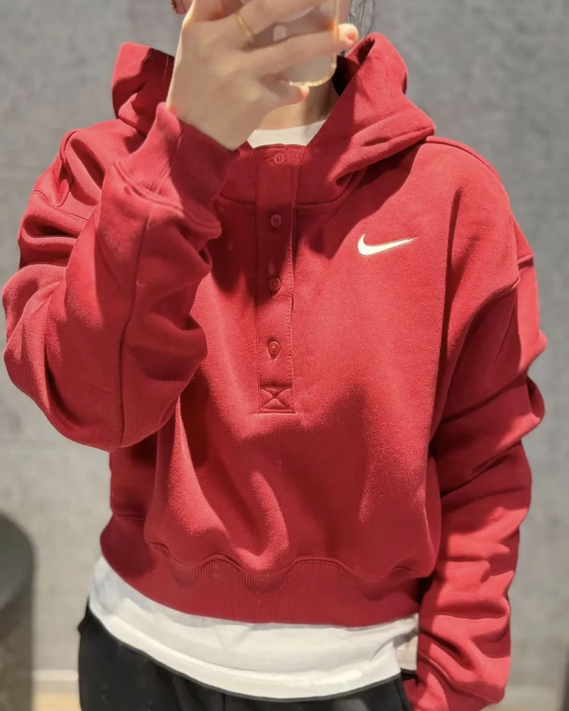 NIKE SPORTSWEAR FW25 短版 寬鬆 新年紅 長袖 連帽短T(IF0259-101)