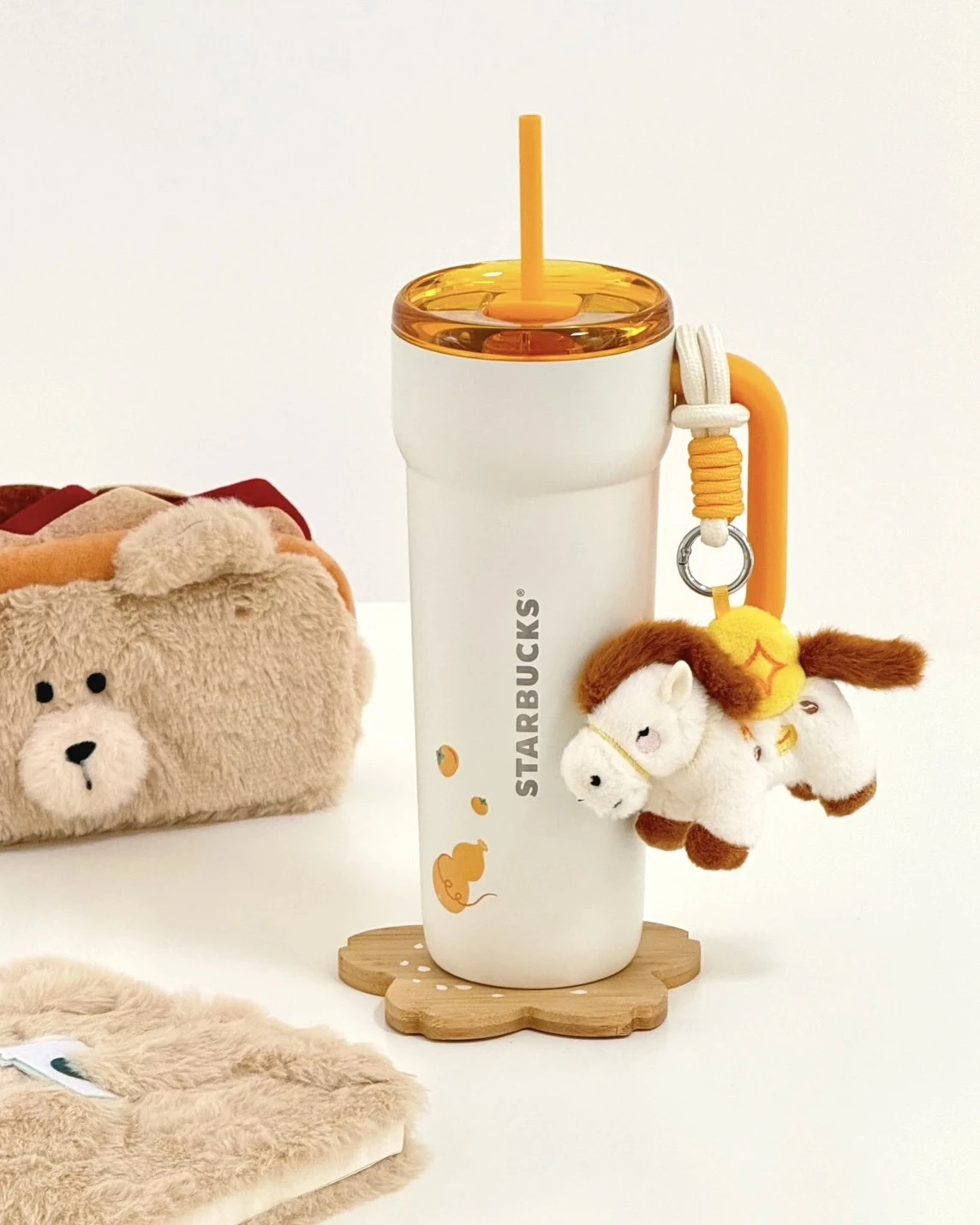 <🐎國外限定>馬年限定 STARBUCKS 星巴克 馬上快樂系列 可愛小馬掛件 吸管杯 白色 790ML