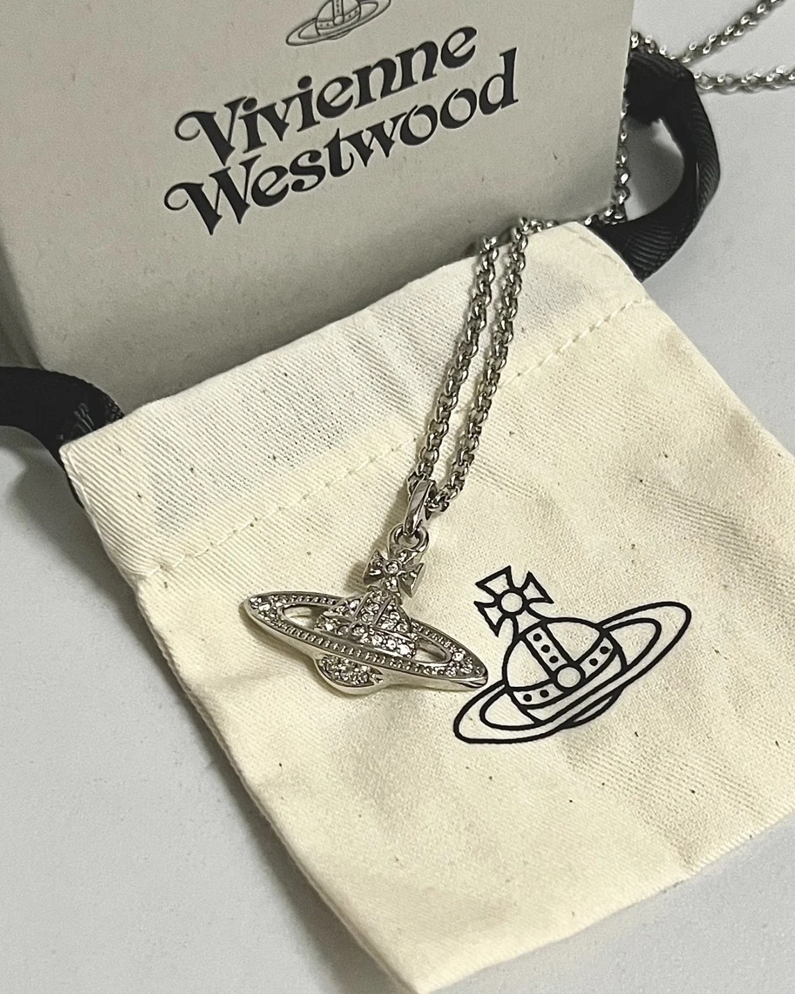 VIVIENNE WESTWOOD西太后 Mini Bas Relief  pandant星球浮雕 吊墜 項鍊(W110-CN)