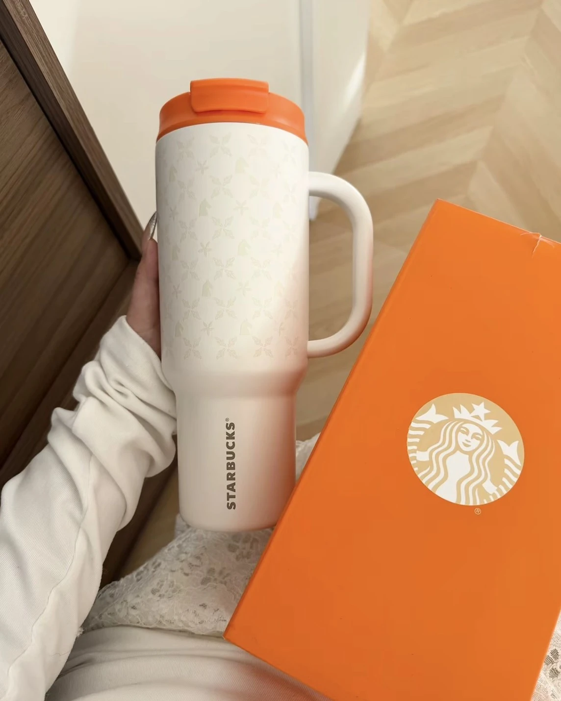 <🐎國外限定>馬年限定 STARBUCKS 星巴克 駿耀星程系列 大容量 白橙色 雙飲口吸管杯 1189ML