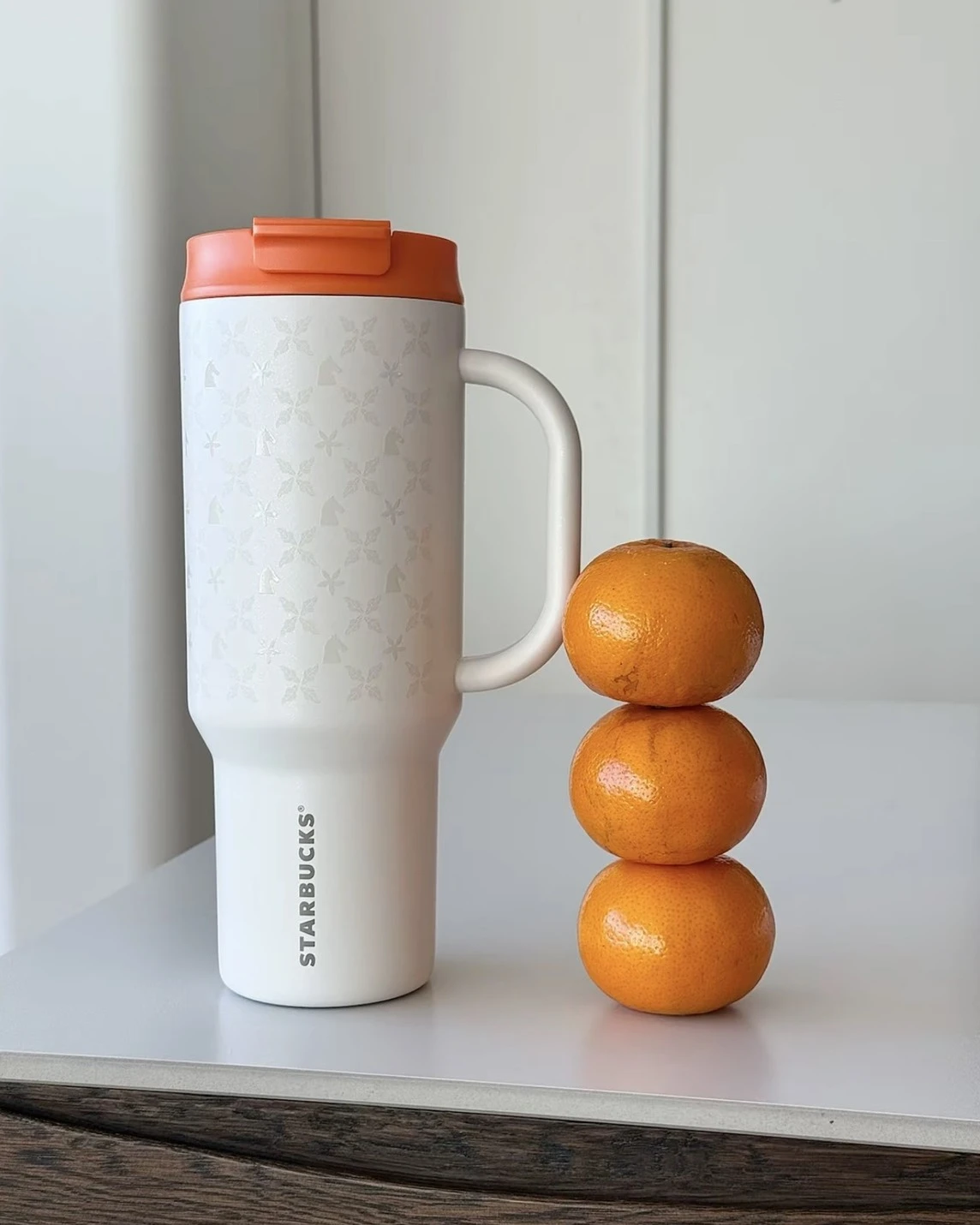 <🐎國外限定>馬年限定 STARBUCKS 星巴克 駿耀星程系列 大容量 白橙色 雙飲口吸管杯 1189ML