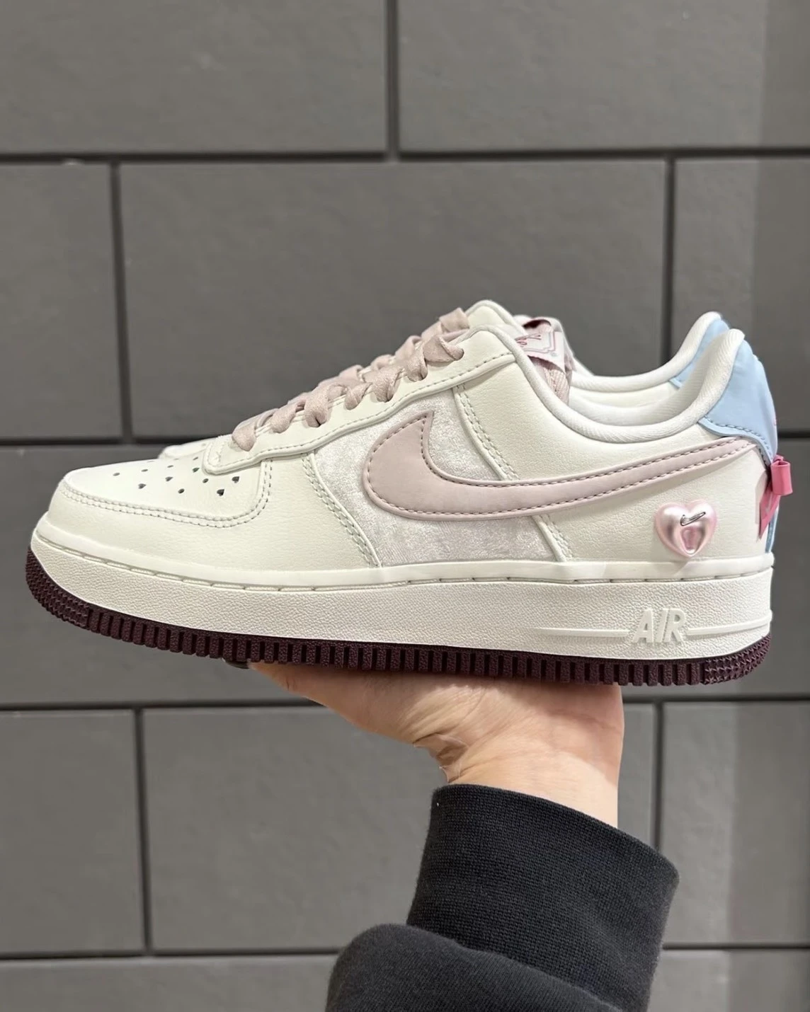 NIKE AIR FORCE 1 情人節限定款 奶油白 蝴蝶結 愛心 寶寶藍(IQ4937-161)