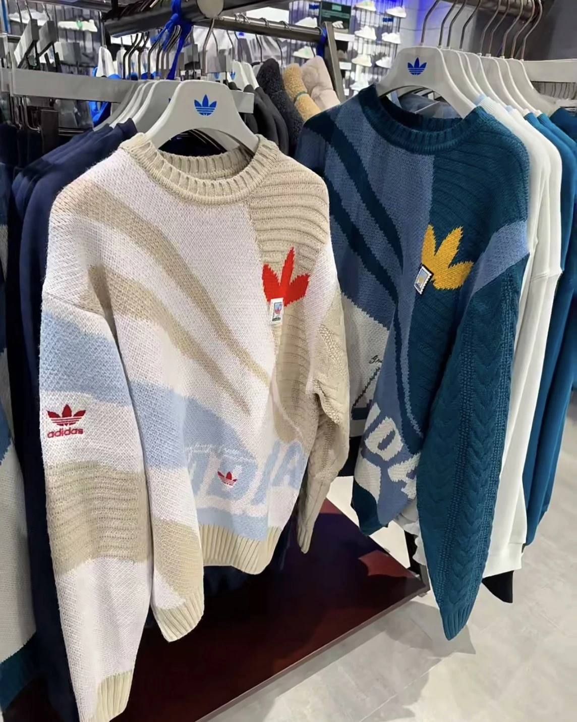 ADIDAS ORIGINALS SPORTSWEAR 拚色字母LOGO 針織 長袖 毛衣 兩色可選(IN0985/IN0986)