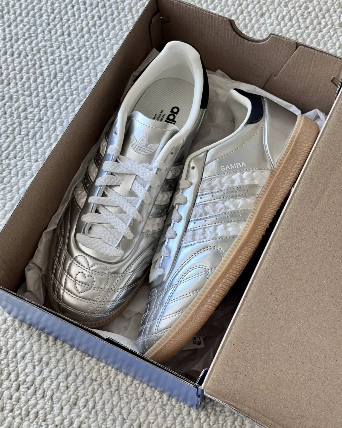 ADIDAS SAMBA JP 情人節限定 刺繡愛心 銀白 湖水藍 (KJ7105/KJ7302)
