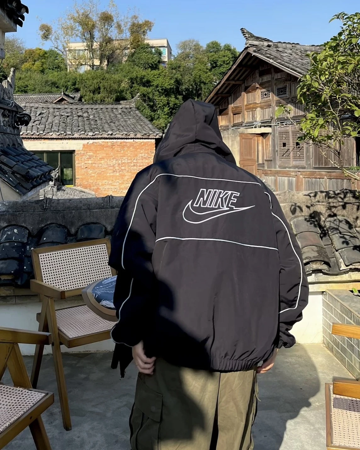 NIKE CLUB 輕量尼龍 薄款 連帽 防風 夾克外套 黑色(HJ2013-010)