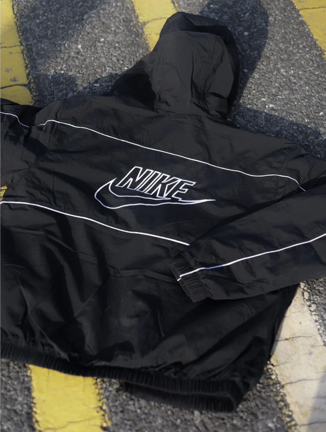 NIKE CLUB 輕量尼龍 薄款 連帽 防風 夾克外套 黑色(HJ2013-010)