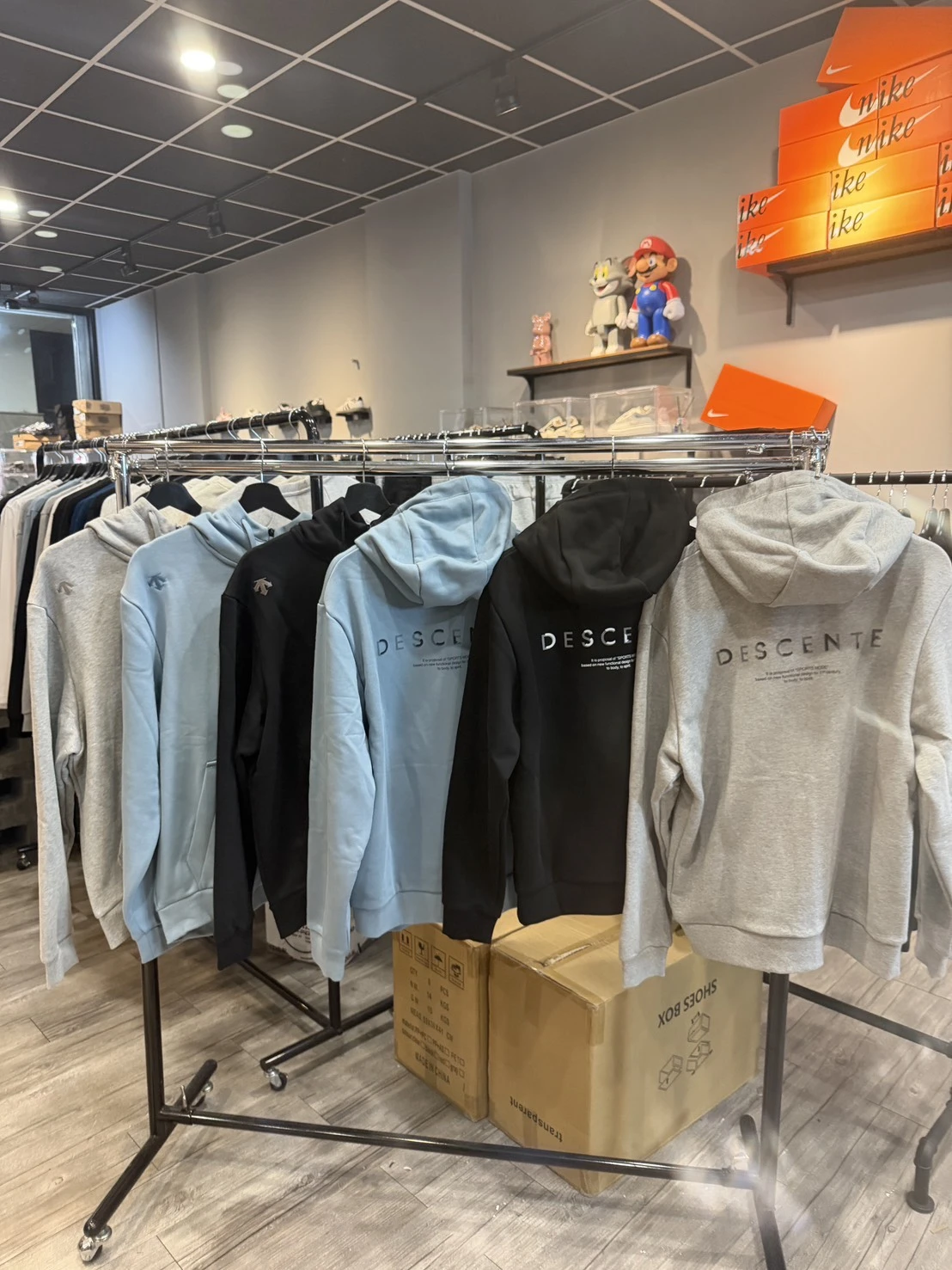 <26年新款>DESCENTE 迪桑特 刺繡徽標 背後拼接LOGO 連帽外套 三色可選(UFT11)