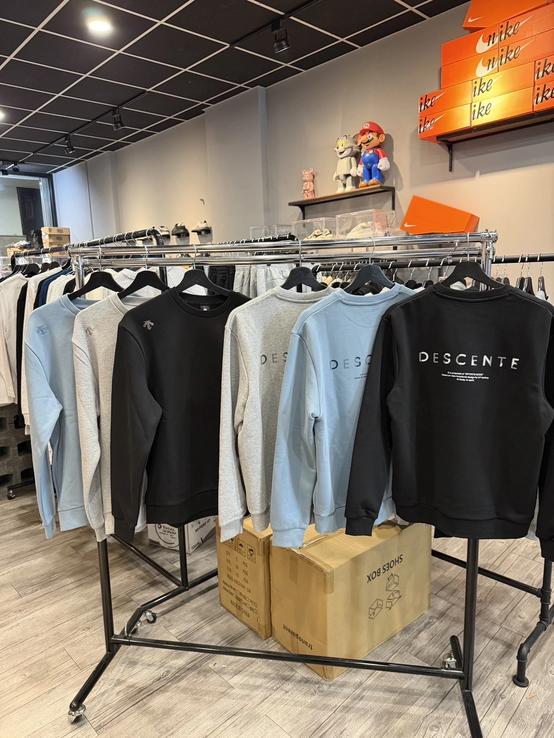 <26年新款>DESCENTE 迪桑特 徽標LOGO 背後文字 大學T 四色可選(UHT11)