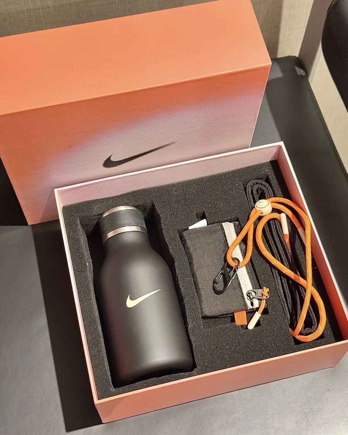 NIKE 不銹鋼保溫杯 胖胖瓶套裝禮盒 黑/白兩色 430ML
