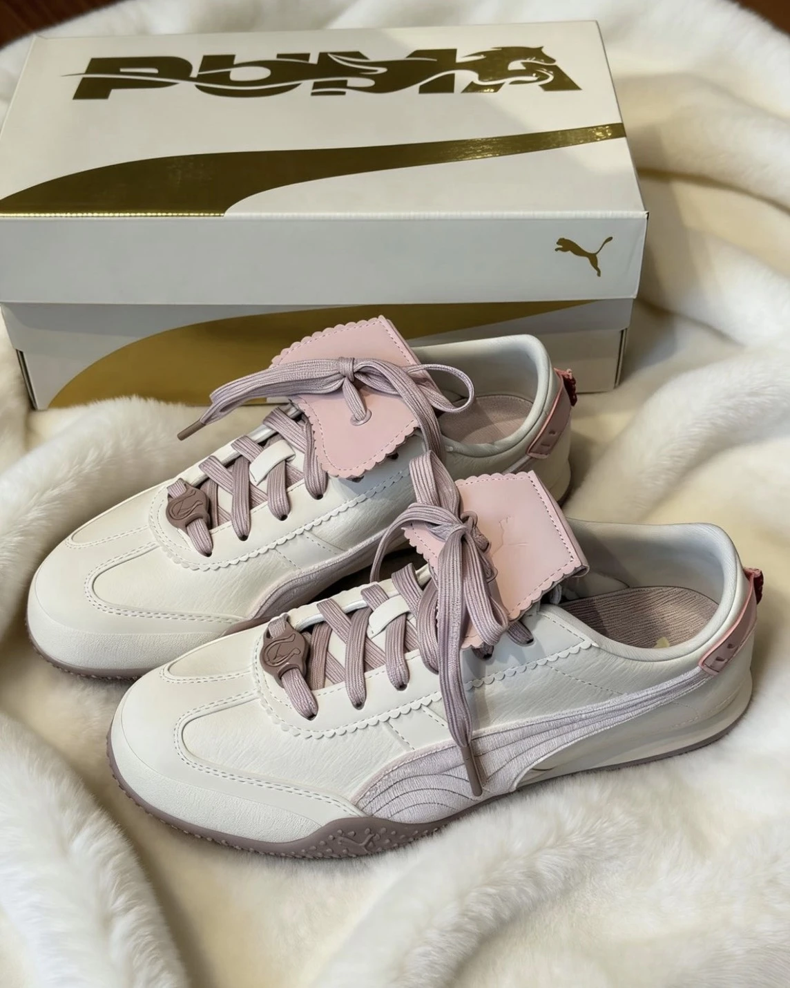 PUMA BELLA UT 2026情人節限定 翻蓋 粉白 薄底鞋