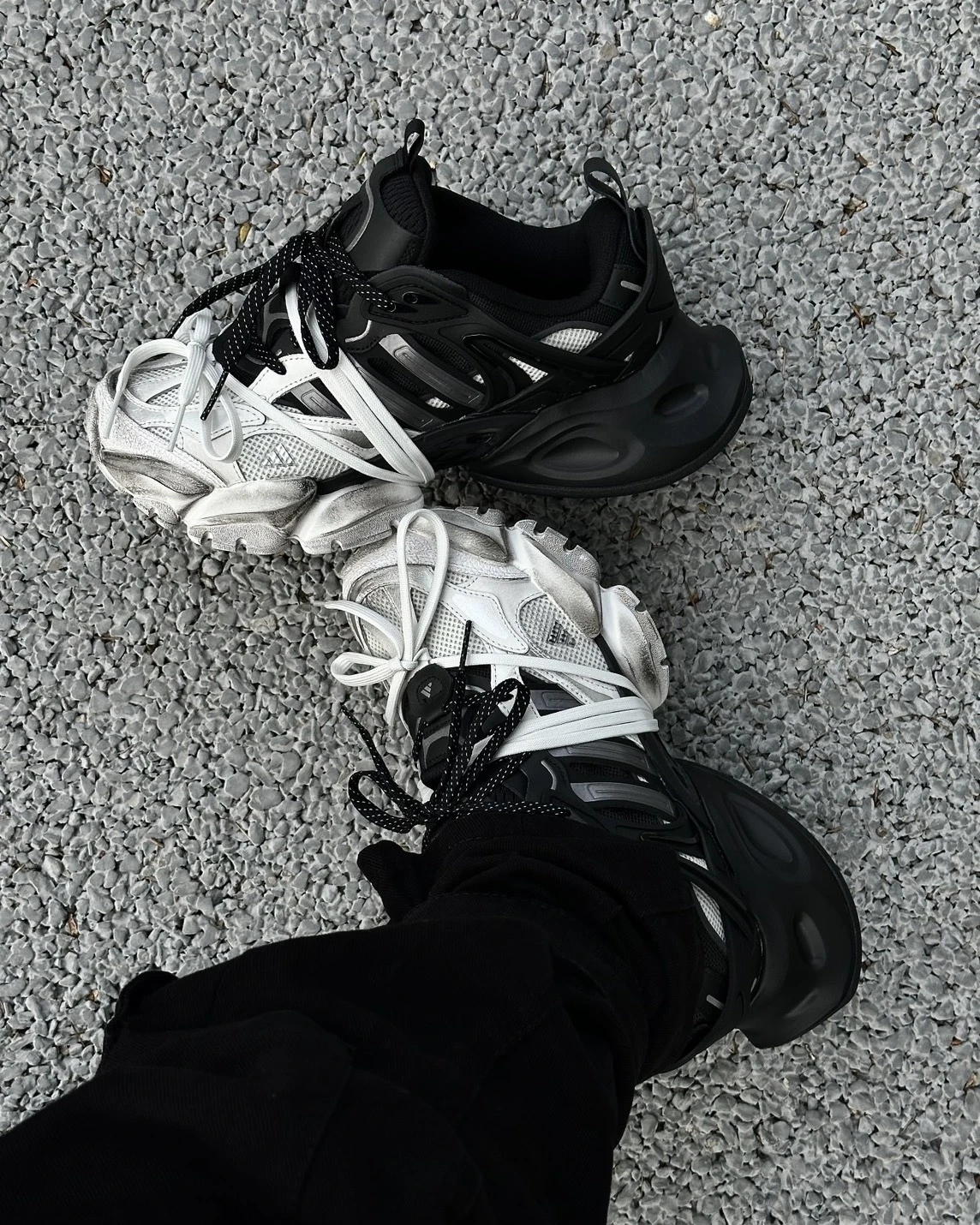<阿迪世家!?>ADIDAS XLG RUNNER DELUXE 灰黑白(JR0861)