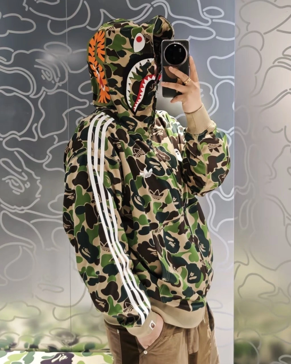 <聯名先拿>BAPE x ADIDAS 聯名款 SHARK TRACK 迷彩綠 鯊魚外套(KF4916)