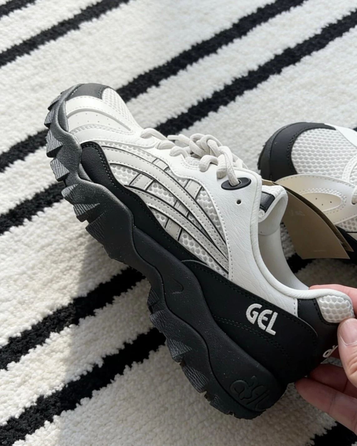 ASICS Gel-Truck 亞瑟士 米白黑 機能 厚底 老爹鞋(1203A714-020)