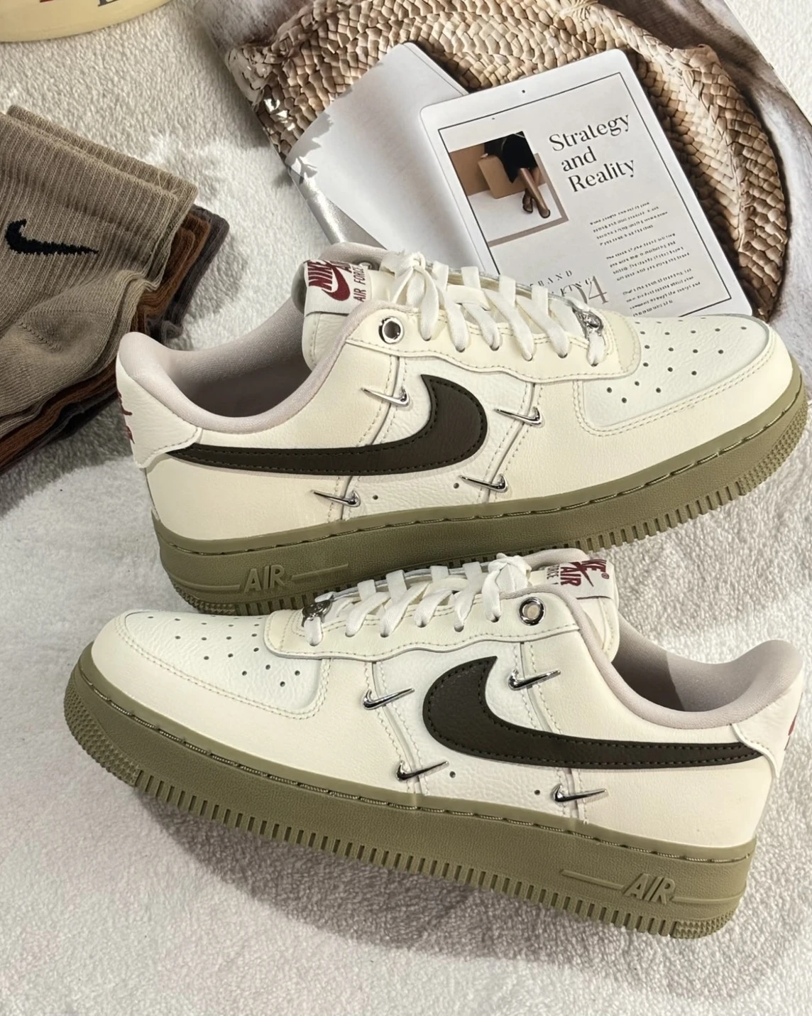 NIKE AIR FORCE 1'07 馬年限定小銀鉤 抹茶綠 (IQ9802-022)