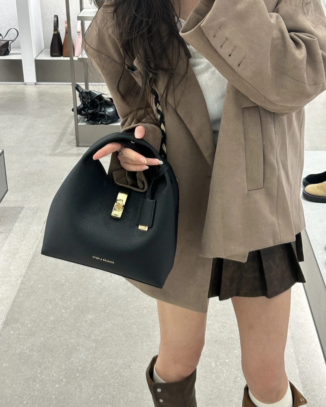 CHARLES & KEITH 小CK 金扣水桶包 附收納包 5色可選