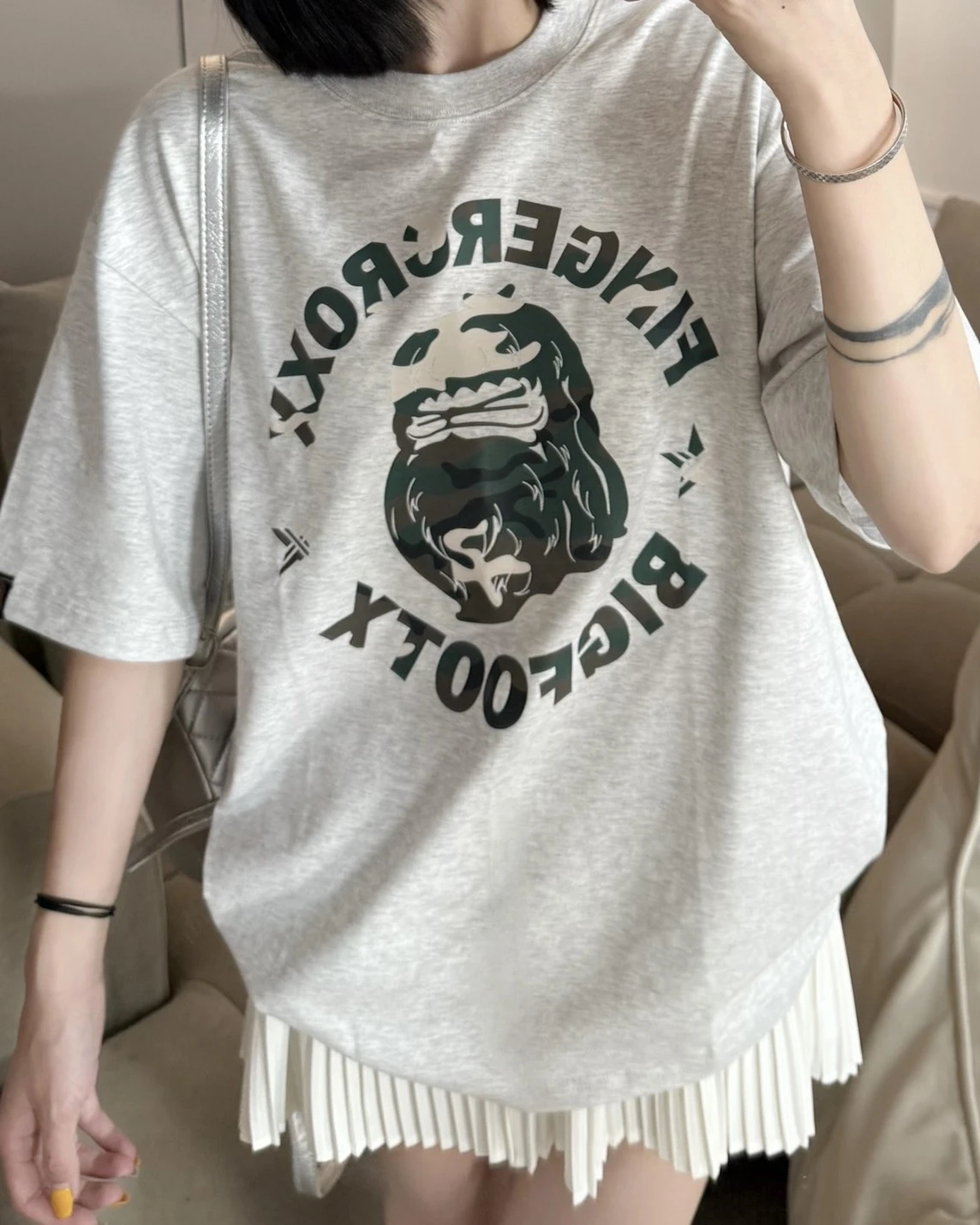Fingercroxx 香港i.t潮流 FGXX猿人 字母漸變 短T(三色可選)