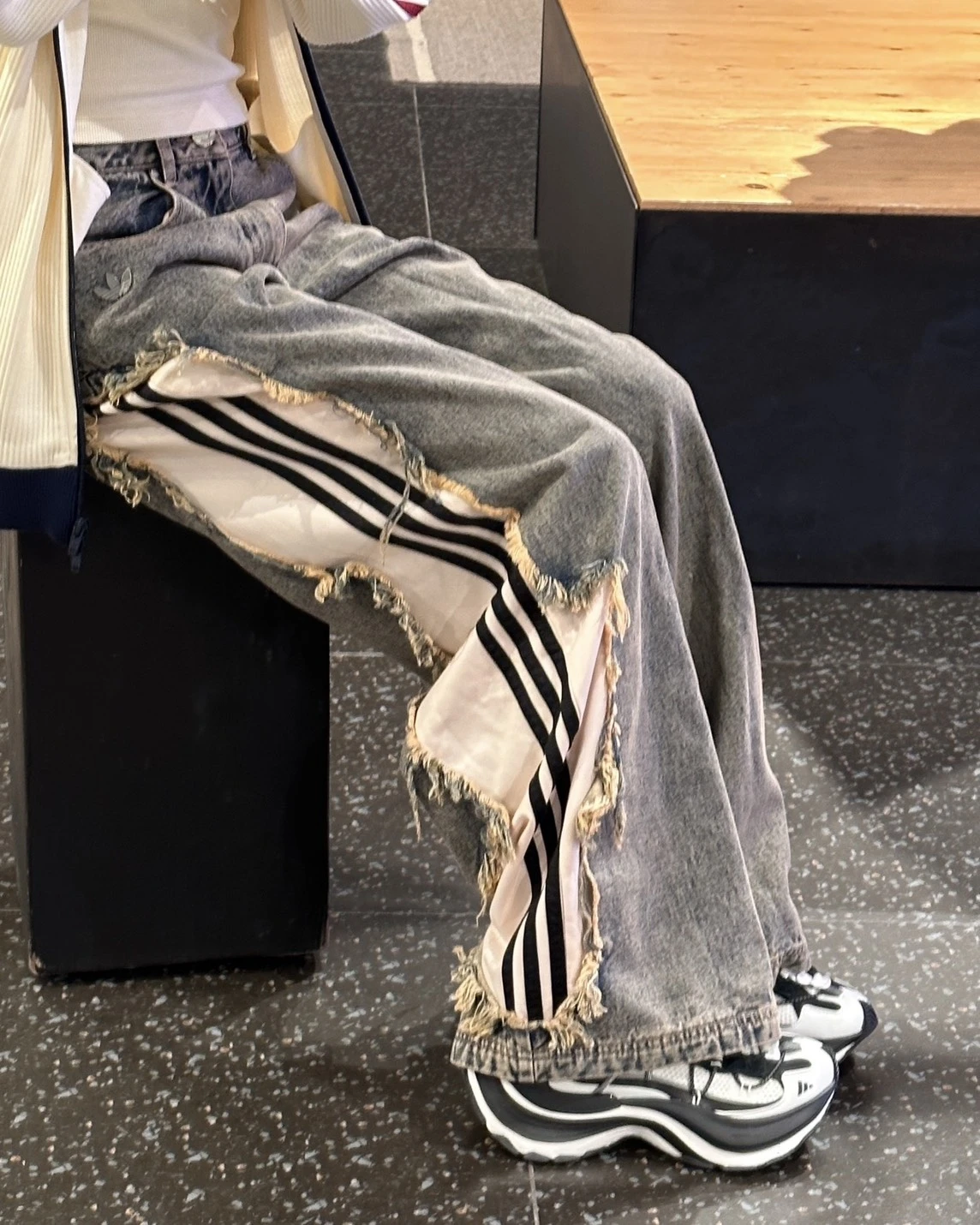 <⏰現省2張!>ADIDAS ORIGINALS ADILENIUM 破壞牛仔 三線 寬鬆 闊腿褲(KY5192/KY5193)