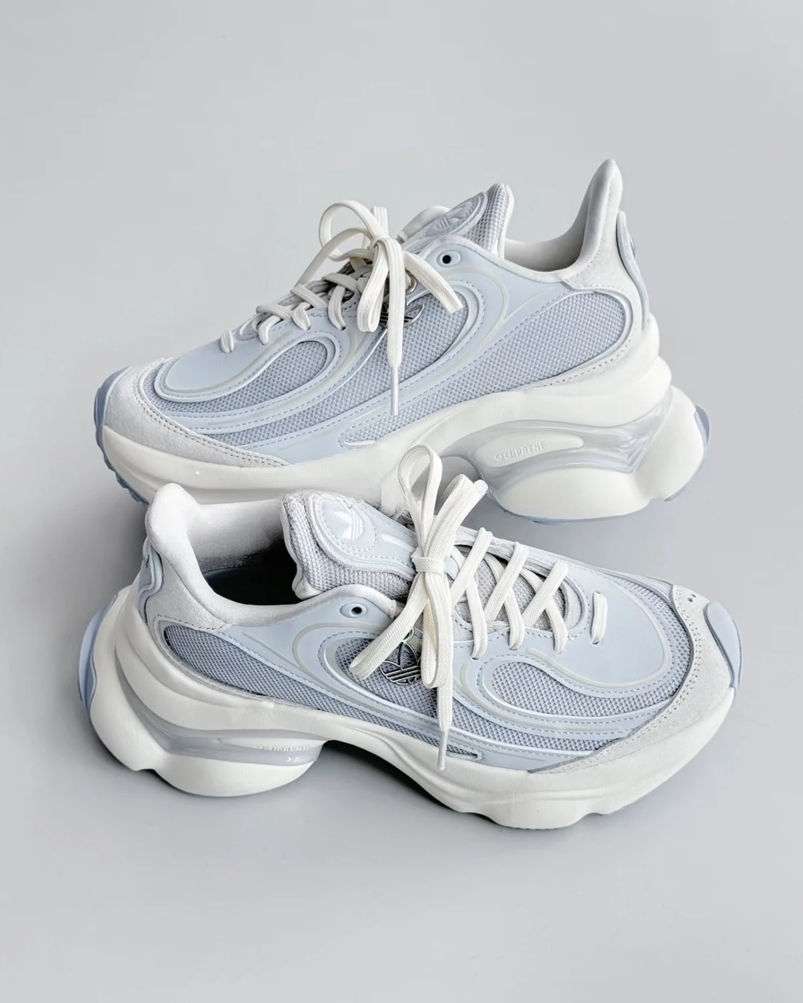 Adidas Originals Ozvenuz 蝴蝶鞋 寶寶藍 奶油藍 復古 厚底 老爹鞋(KJ3975)