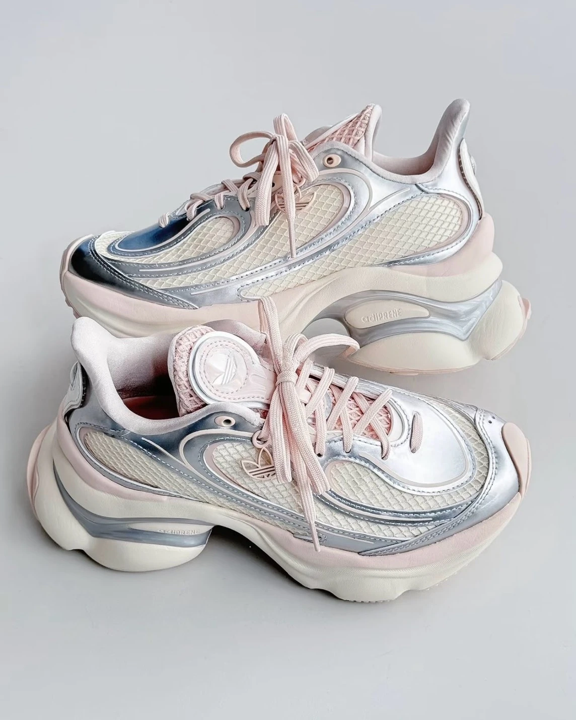 Adidas Originals Ozvenuz 蝴蝶鞋 蜜桃粉 櫻花奶油 復古 厚底 老爹鞋(KK4674)