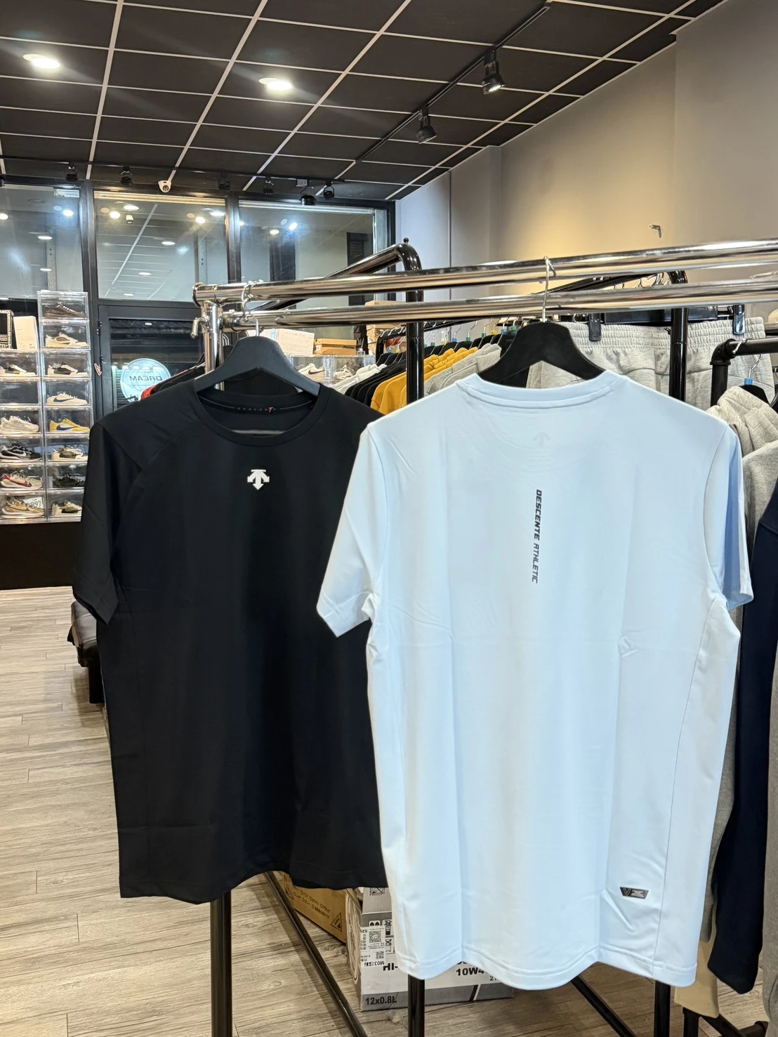 DESCENTE 迪桑特箭頭LOGO短袖 兩色可選 (TCO14)