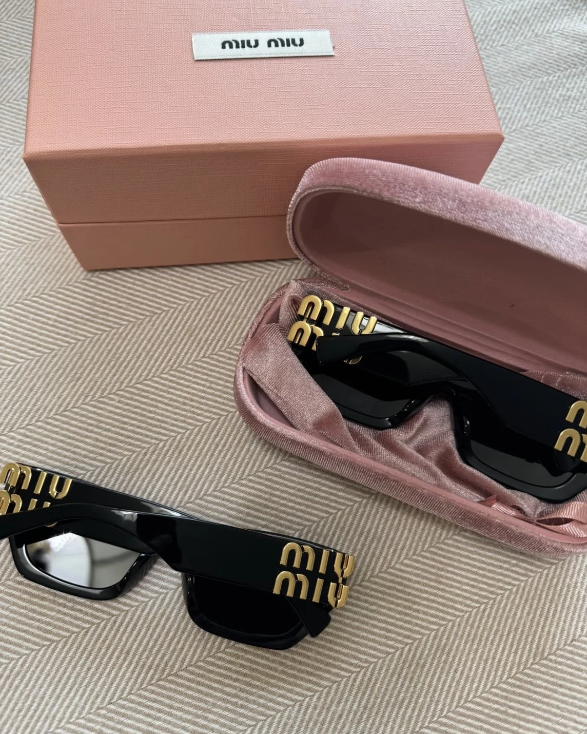 MIU MIU 經典字母LOGO 貓眼 09W 墨鏡 太陽眼鏡(0MU09WS1AB5S053)