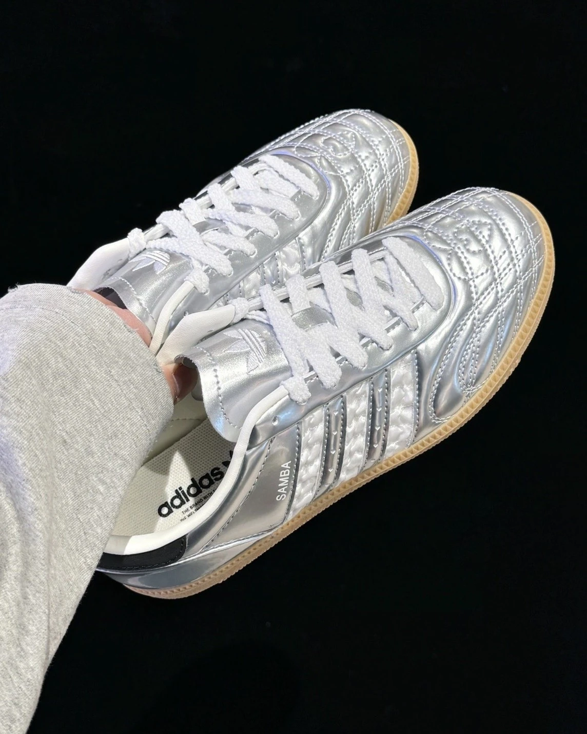 V-DAY x ADIDAS SAMBA 愛迪達 情人節限定 白銀 德訓鞋(HP7105)