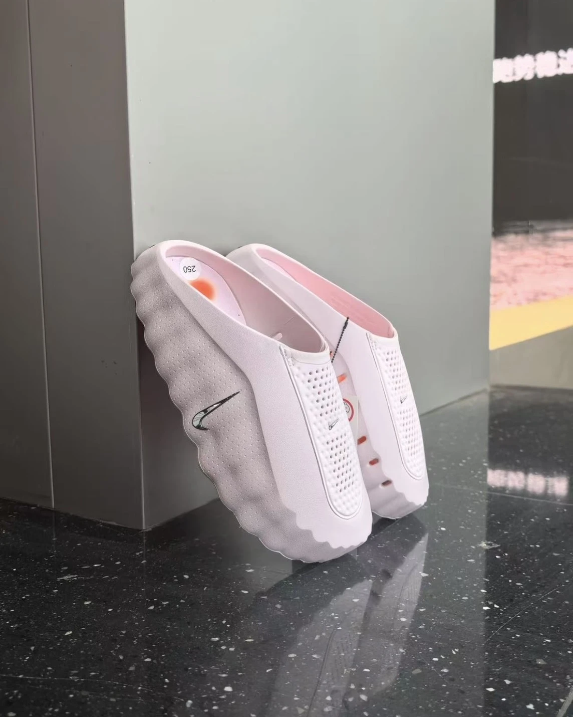 NIKE MIND 001 穆勒鞋 賽前鞋 黑科技 珍珠粉 女款(HQ4309-610)