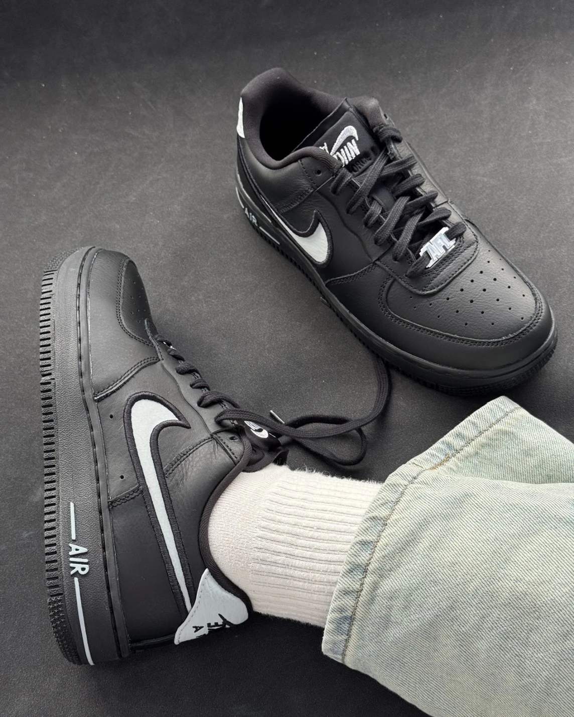 Nike Air Force 1 顛倒LOGO 刺繡黑武士(FJ7409-002)