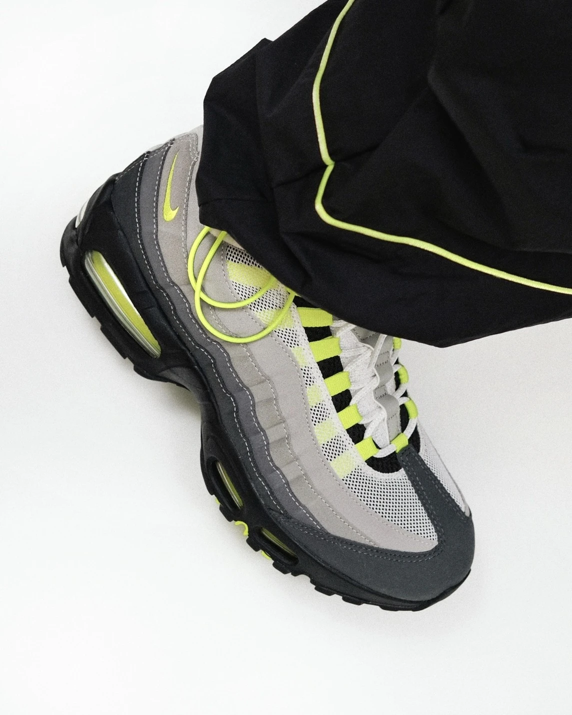 NIKE AIR MAX 95 OG BIG BUBBLE "Neon" 氣墊 螢光綠 漸變灰(IO9926-001/HM4740-001)