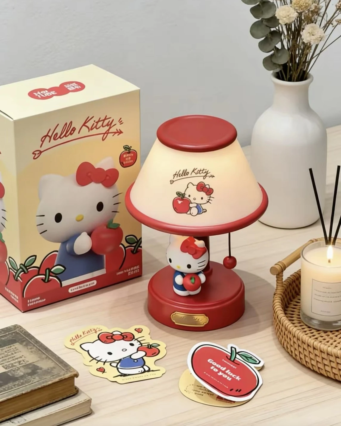 <正版授權>三麗鷗 Hello kitty 蘋果 三檔可調 檯燈