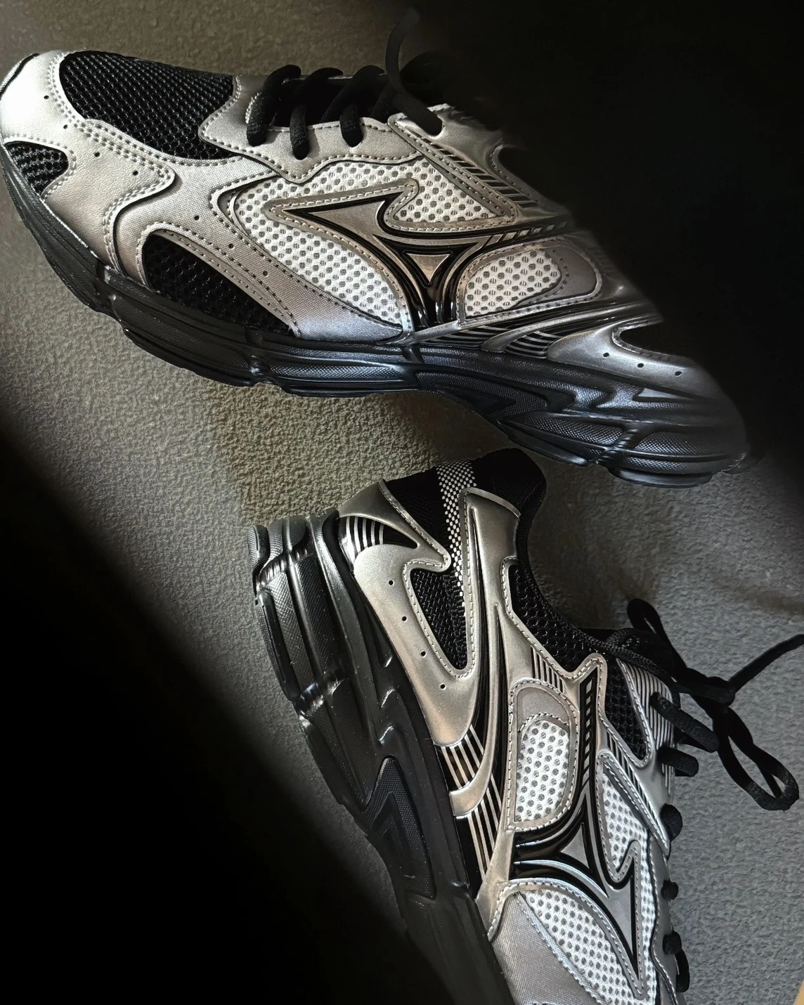 Mizuno Speed 2K 美津濃槍灰銀黑銀復古Y2K(D1GH252908) 正品球鞋・國外