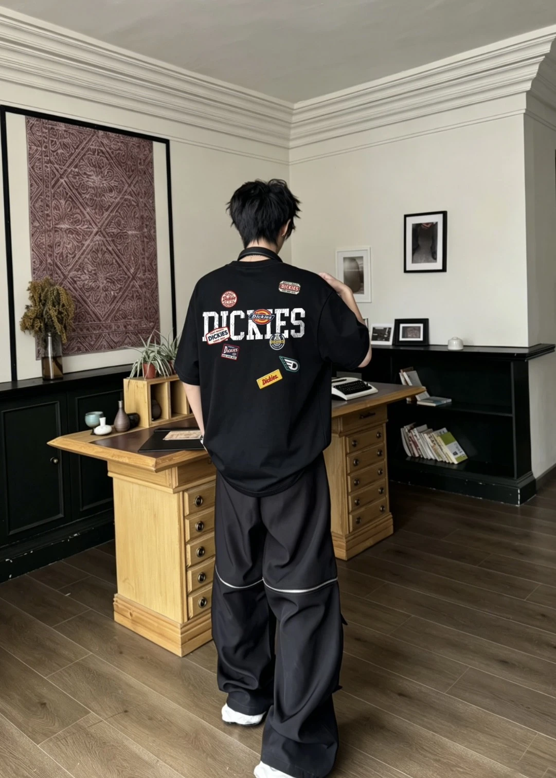 Dickies 美式 復古 刺繡塗鴉貼紙logo 重磅 純棉短袖(2色可選)