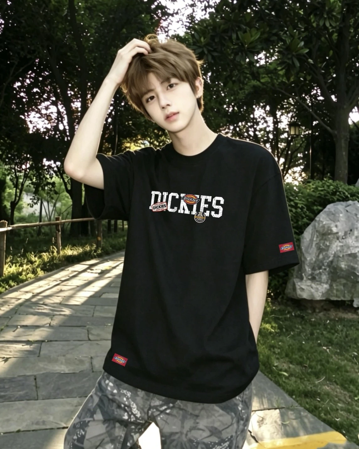 Dickies 美式 復古 刺繡塗鴉貼紙logo 重磅 純棉短袖(2色可選)