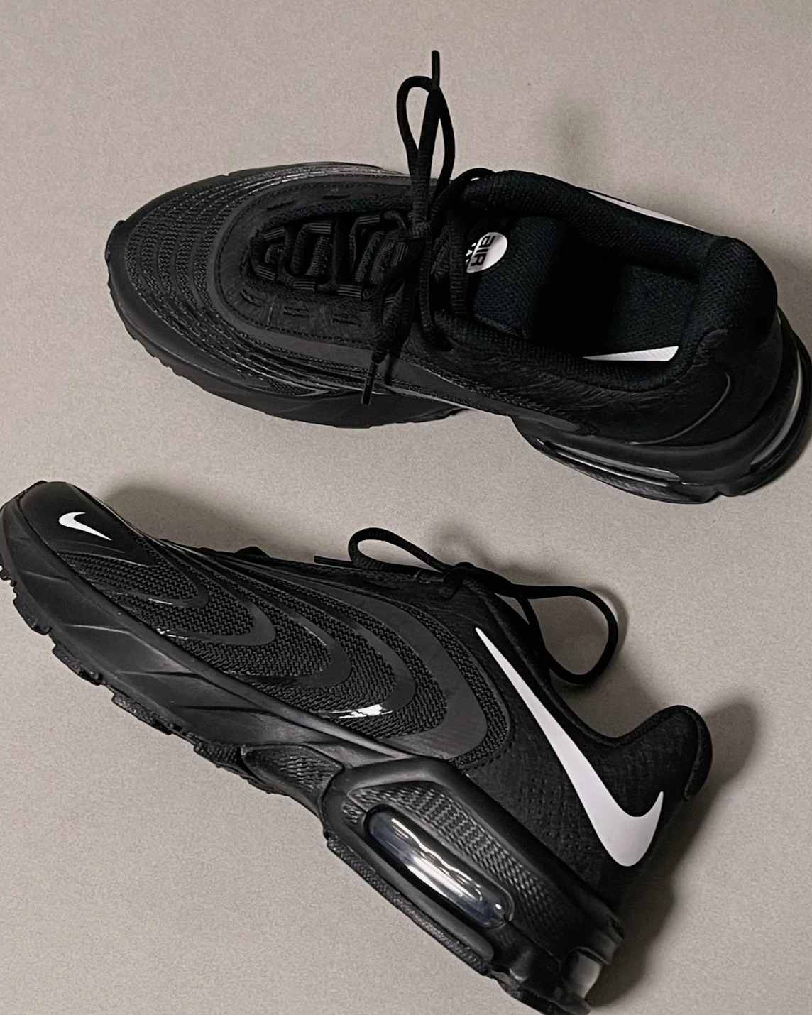 NIKE AIR MAX FIRE 黑白雙勾 氣墊 跑步鞋(IR0819-006)