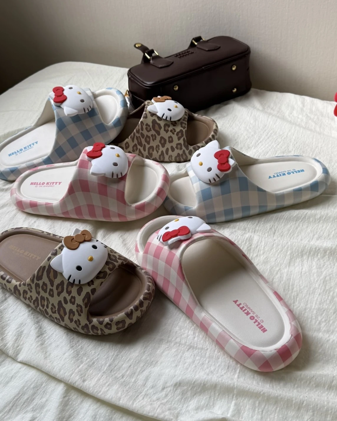<正版授權>三麗鷗 Sanrio x Hello Kitty 踩屎感 室內拖 拖鞋(五款可選)