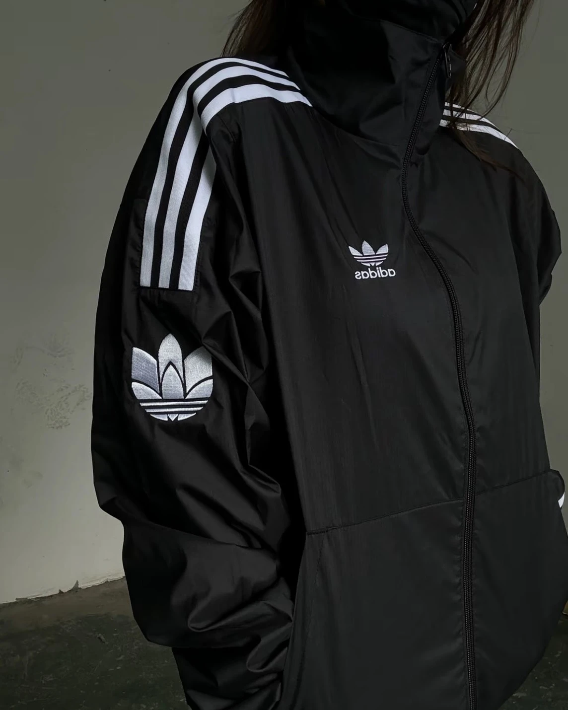 ADIDAD ORIGINALS 運動立領 夾克風衣外套 深黑色(JL8397)