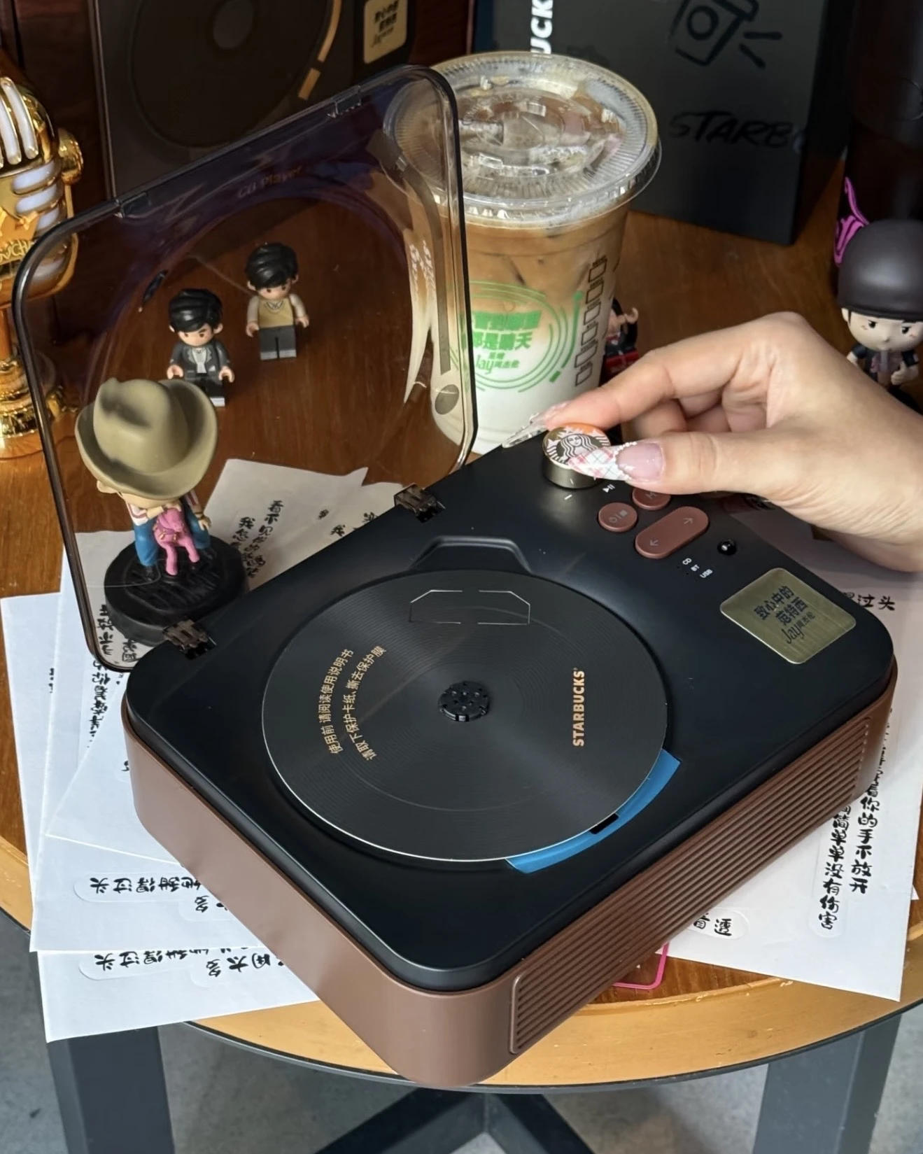 <超級限量>星巴克 x 周杰倫 聯名款 咖啡序曲 CD 唱片機 藍芽 擺件