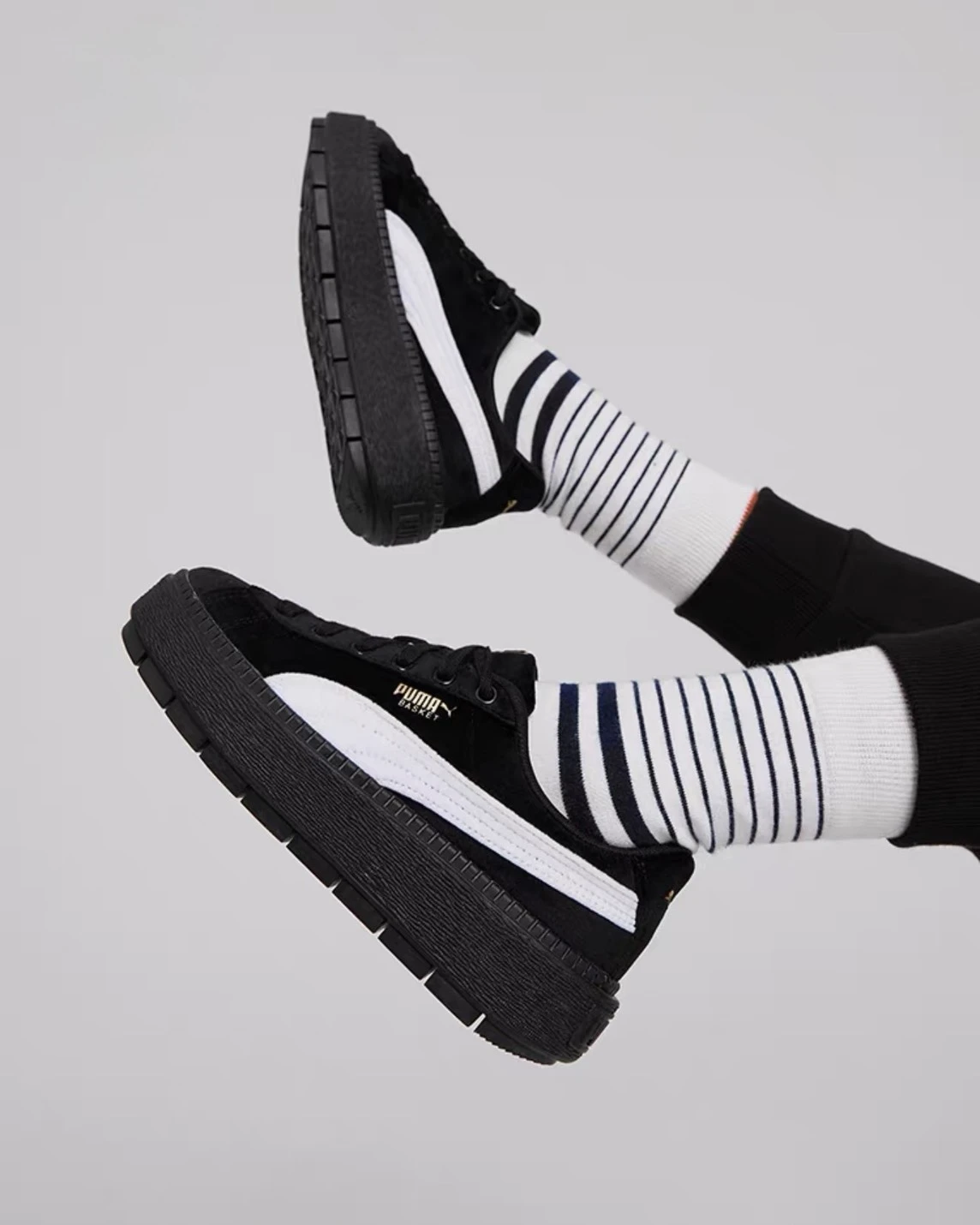 Puma Platform Trace 黑金 復古 絨面 厚底 鬆糕鞋(372613-01)