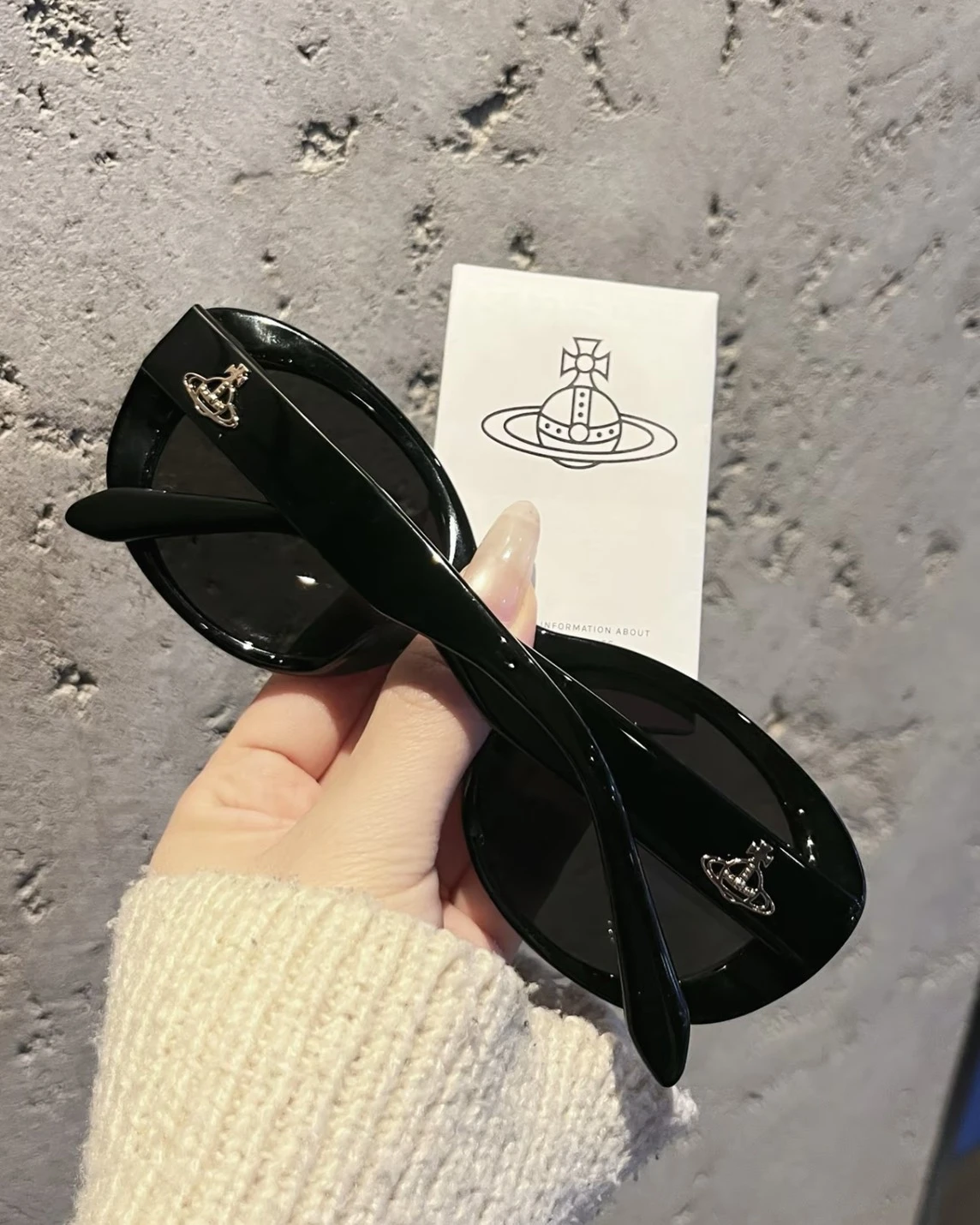 VIVIENNE WESTWOOD 西太后 圓形太陽眼鏡 土星Logo(VW5109-1-001)