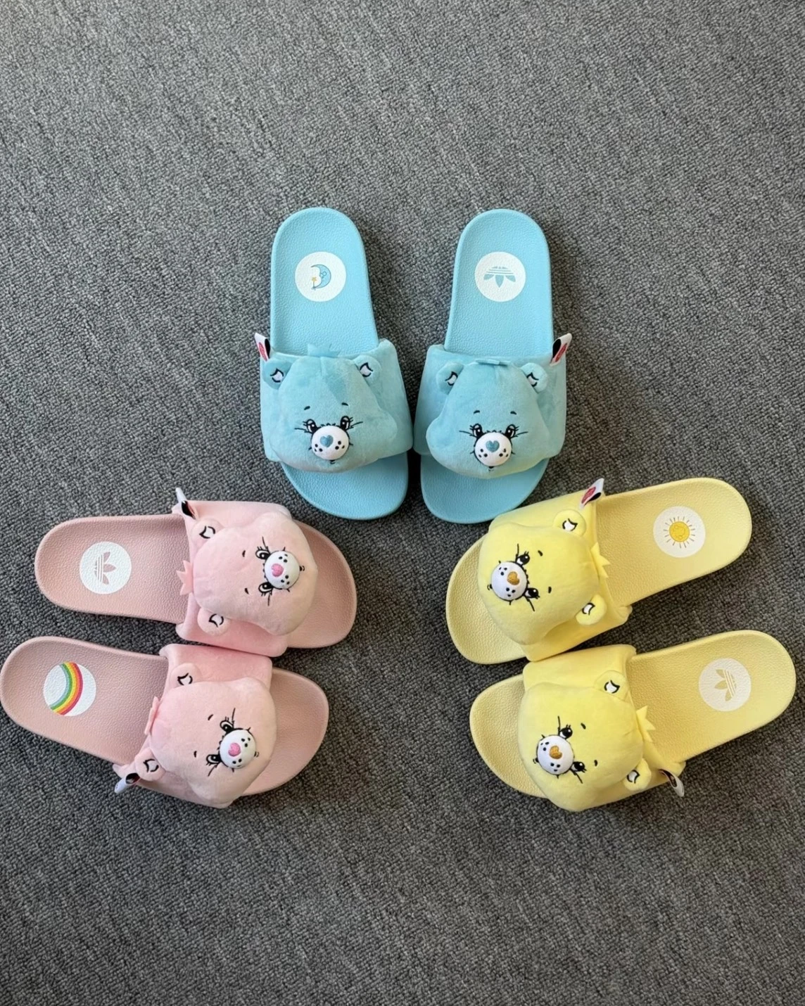 ADIDAS ORIGINALS X CARE BEARS 聯名 立體彩虹熊拖鞋 KH9955/KH9956/KH9957