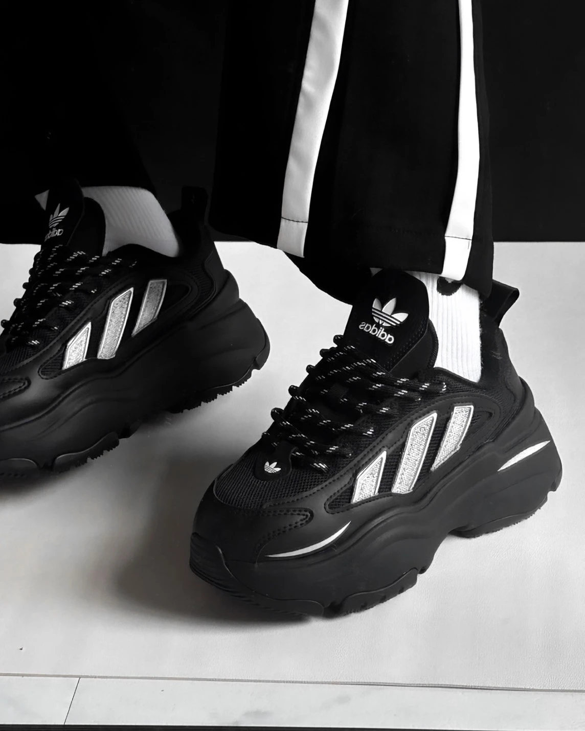 ADIDAS ORIGINALS OZGAIA 銀月騎士 厚底 黑銀 老爹鞋(JQ4110)